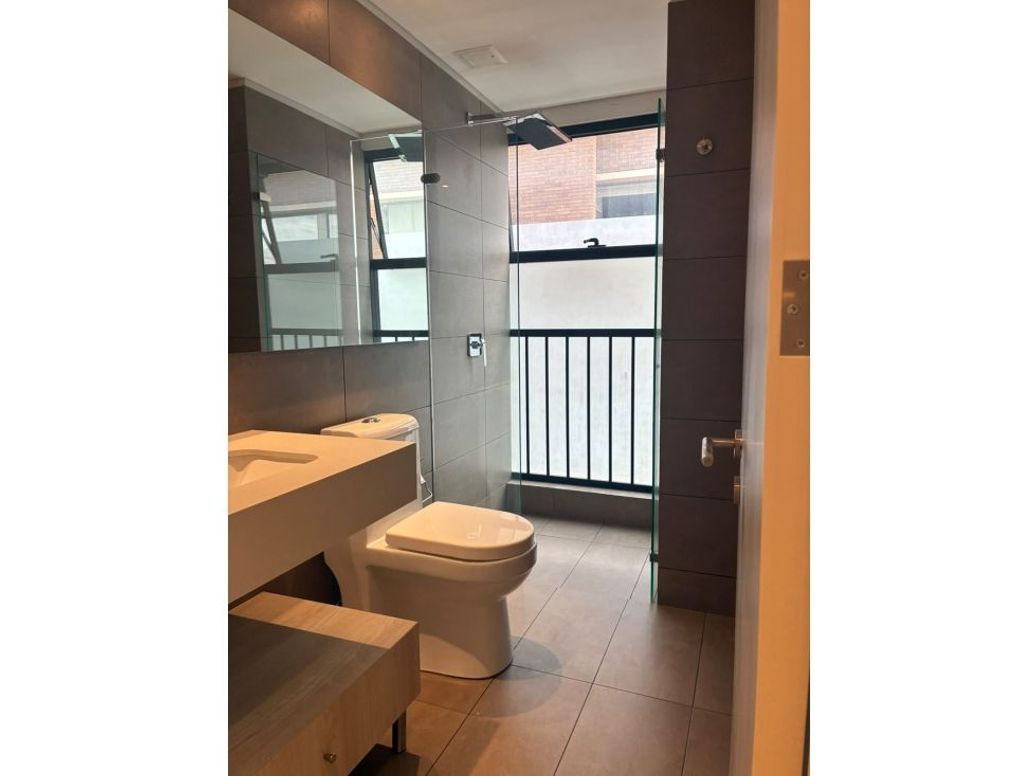 Apartamento de 3 alcobas en venta en Chico Oriental, Bogotá, 192 m² · foto 12 de 14