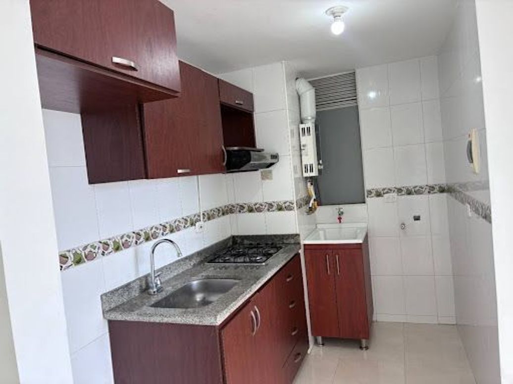 Apartamento de 2 alcobas en venta en Los Naranjos, Bogotá, 43 m² · foto 2 de 20