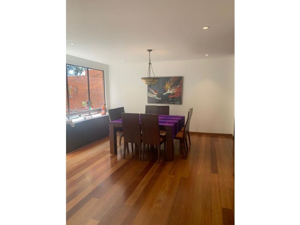 Apartamento de 3 alcobas en venta en Santa Barbara Alta, Bogotá, 216 m² · foto 2 de 12
