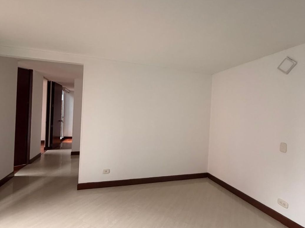 Apartamento de 3 alcobas en arriendo en A.S.D., Bogotá, 51 m² · foto 3 de 11