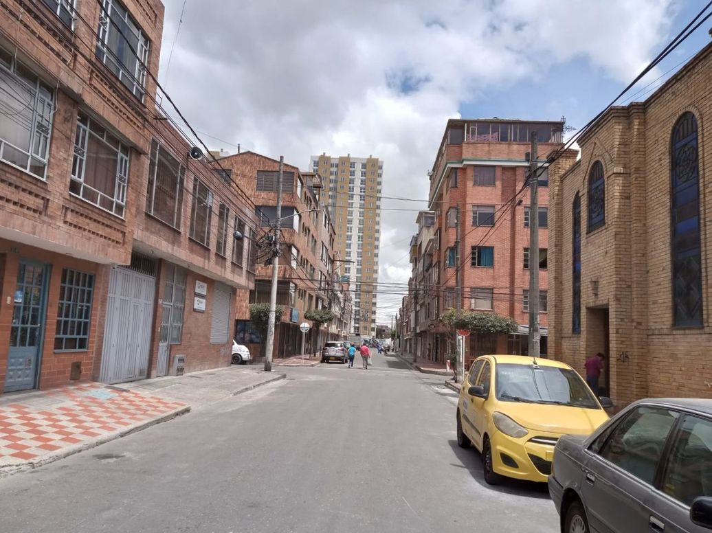 Casa de 5 alcobas en arriendo en Valladolid, Bogotá, 216 m² · foto 7 de 14
