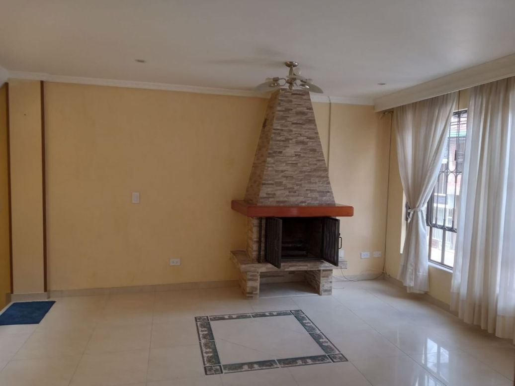 Casa de 5 alcobas en arriendo en Valladolid, Bogotá, 216 m² · foto 10 de 14
