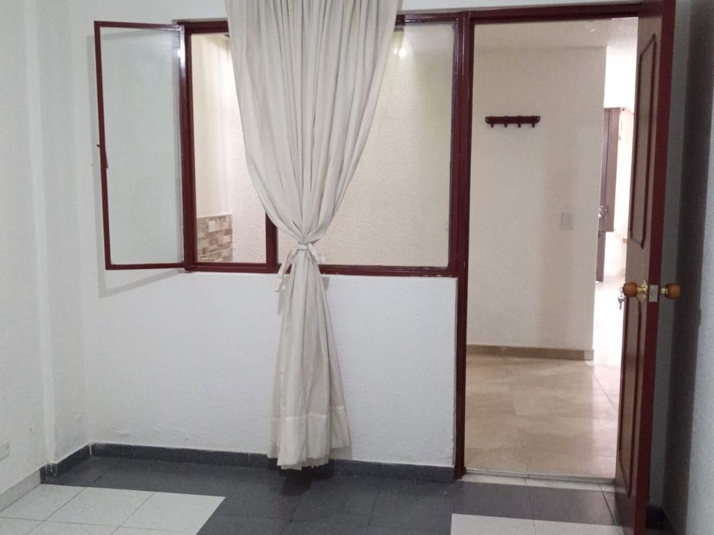 Casa de 5 alcobas en arriendo en Valladolid, Bogotá, 216 m² · foto 3 de 14