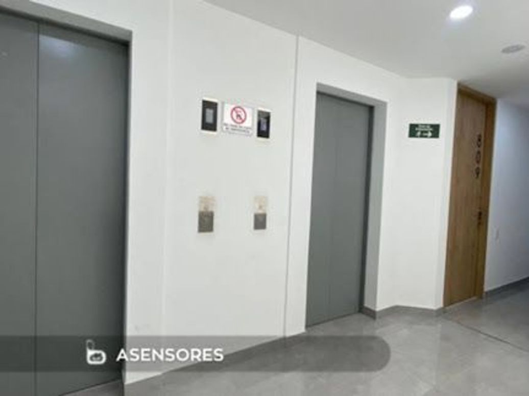 Apartaestudio en venta en Chico Norte Iii, Bogotá, 24 m² · foto 2 de 7
