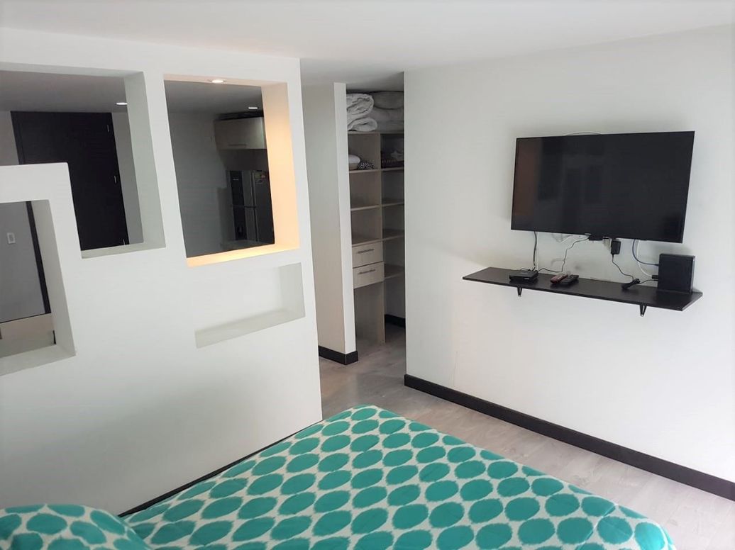 Apartaestudio en venta en Chapinero Central, Bogotá, 38 m² · foto 2 de 10