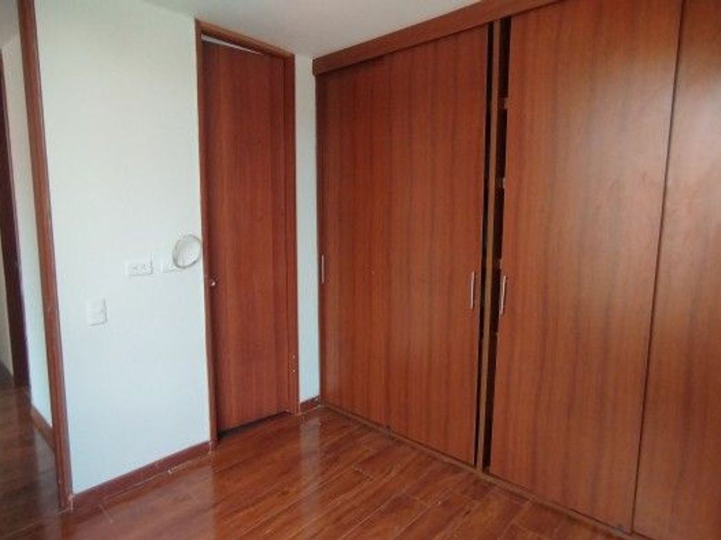 Apartamento de 3 alcobas en venta en Centro Engativa, Bogotá, 46 m² · foto 5 de 16