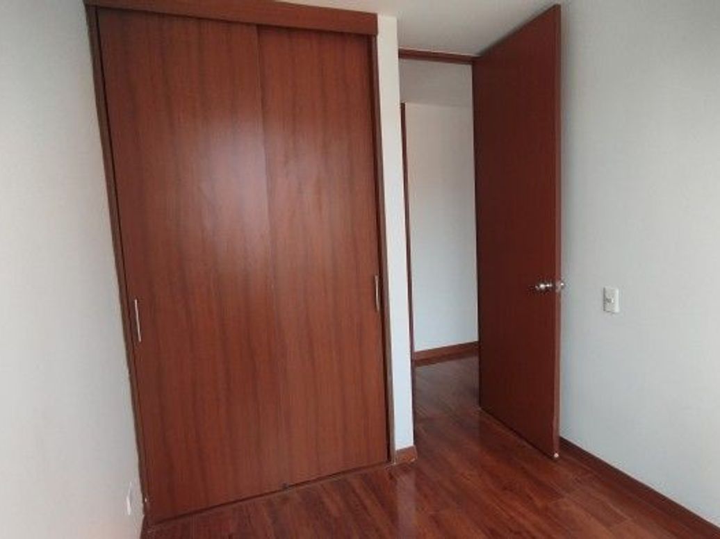 Apartamento de 3 alcobas en venta en Centro Engativa, Bogotá, 46 m² · foto 9 de 16