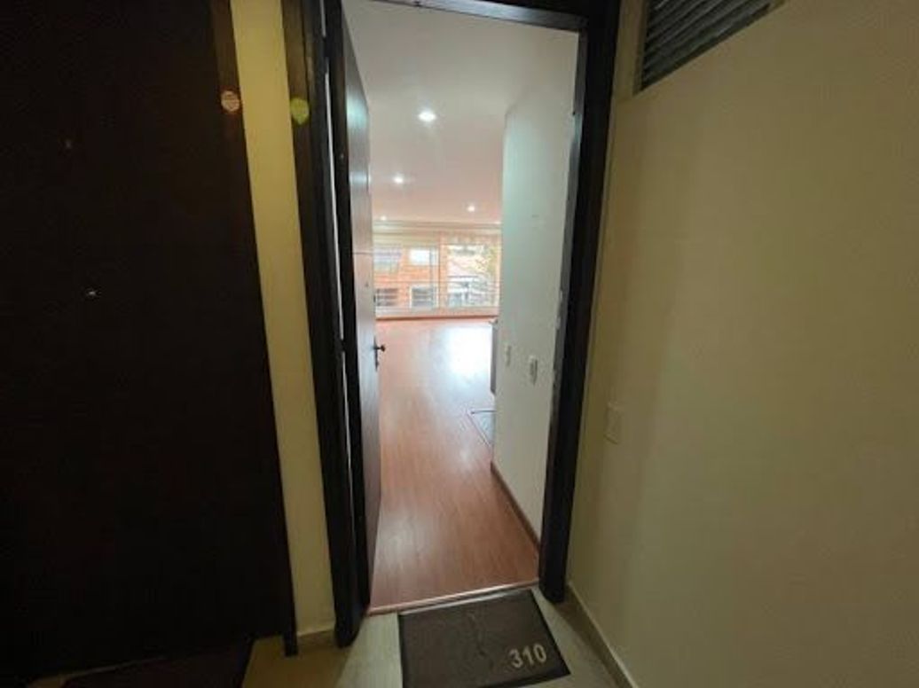 Apartamento de 2 alcobas en venta en Caobos Salazar, Bogotá, 81 m² · foto 2 de 20