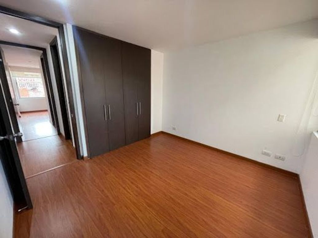 Apartamento de 2 alcobas en venta en Caobos Salazar, Bogotá, 81 m² · foto 9 de 20