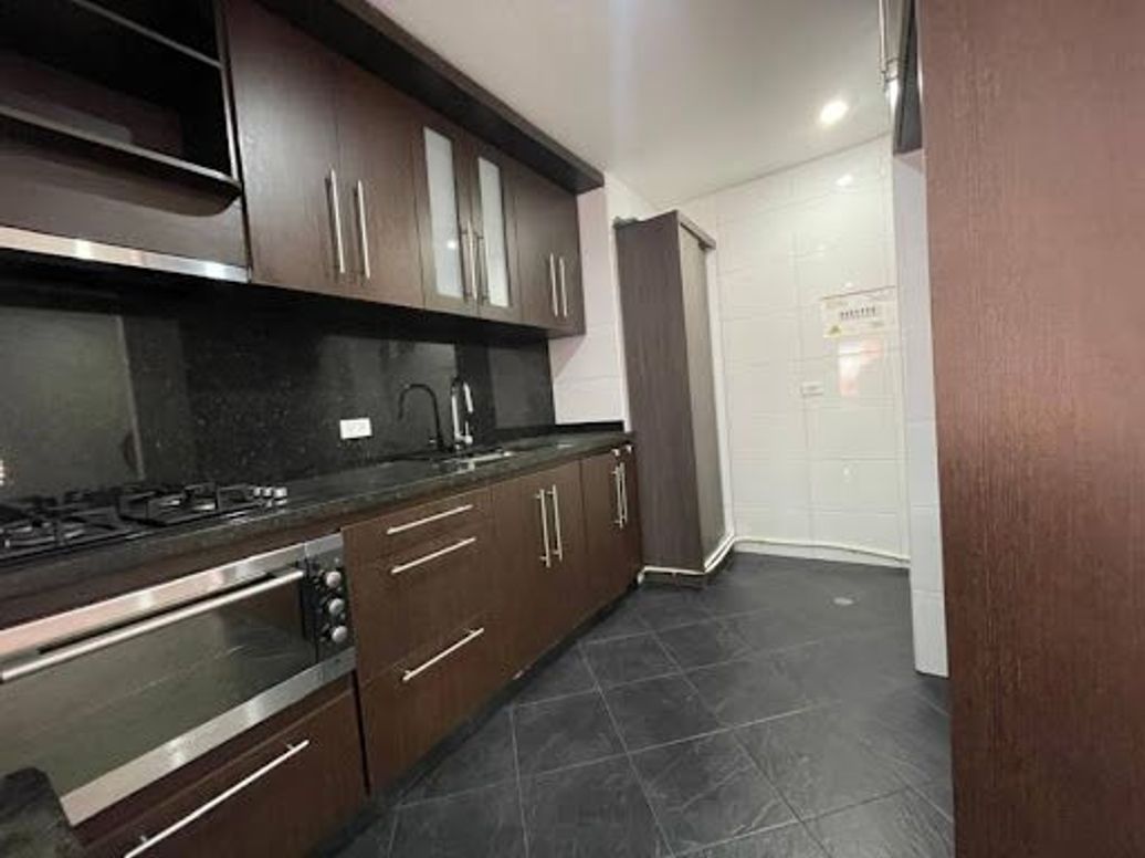 Apartamento de 2 alcobas en venta en Caobos Salazar, Bogotá, 81 m² · foto 18 de 20
