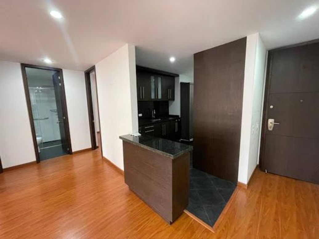 Apartamento de 2 alcobas en venta en Caobos Salazar, Bogotá, 81 m² · foto 7 de 20