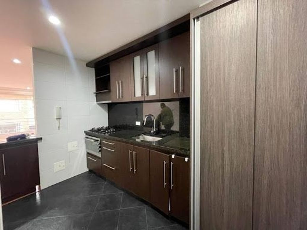 Apartamento de 2 alcobas en venta en Caobos Salazar, Bogotá, 81 m² · foto 17 de 20