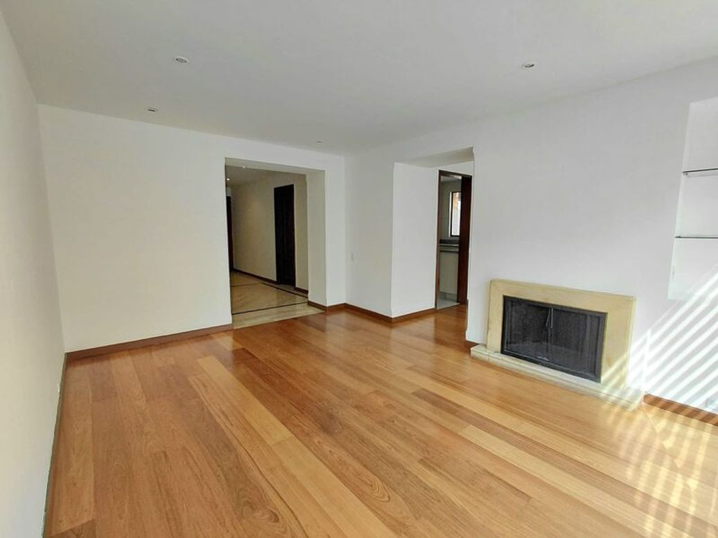 Apartamento de 3 alcobas en venta en Chico Norte Et. Iii, Bogotá, 147 m² · foto 3 de 20