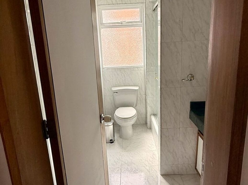 Apartamento de 3 alcobas en venta en Santa Barbara Central, Bogotá, 178 m² · foto 15 de 17