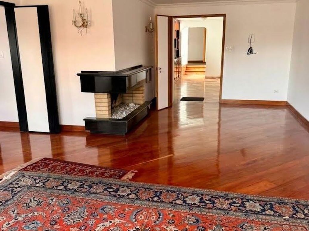 Apartamento de 3 alcobas en venta en Santa Barbara Central, Bogotá, 178 m² · foto 4 de 17