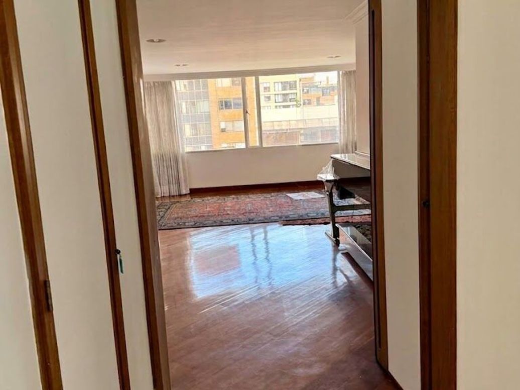 Apartamento de 3 alcobas en venta en Santa Barbara Central, Bogotá, 178 m² · foto 5 de 17