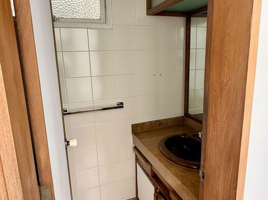 Apartamento de 3 alcobas en venta en Santa Barbara Central, Bogotá, 178 m² · foto 14 de 17