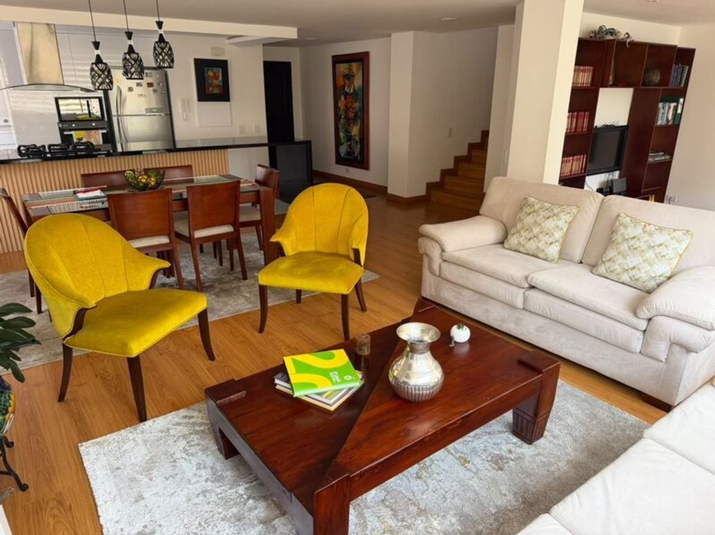 Apartamento de 3 alcobas en venta en Chico Norte Et. Iii, Bogotá, 180 m² · foto 2 de 12