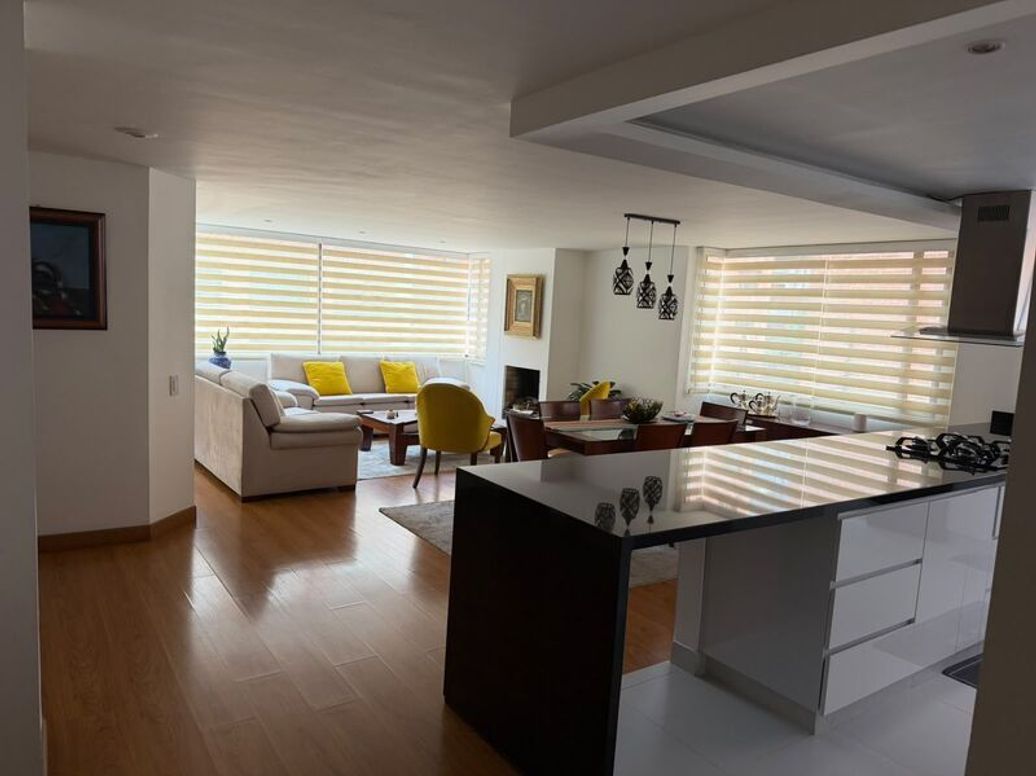 Apartamento de 3 alcobas en venta en Chico Norte Et. Iii, Bogotá, 180 m² · foto 4 de 12