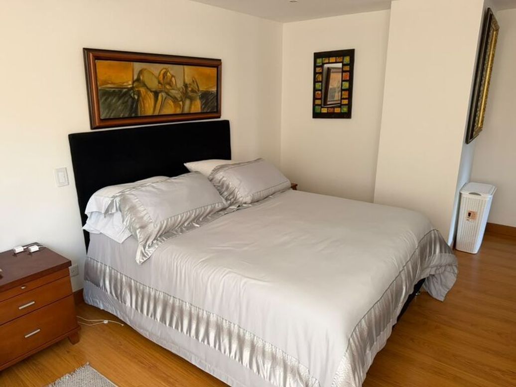 Apartamento de 3 alcobas en venta en Chico Norte Et. Iii, Bogotá, 180 m² · foto 5 de 12