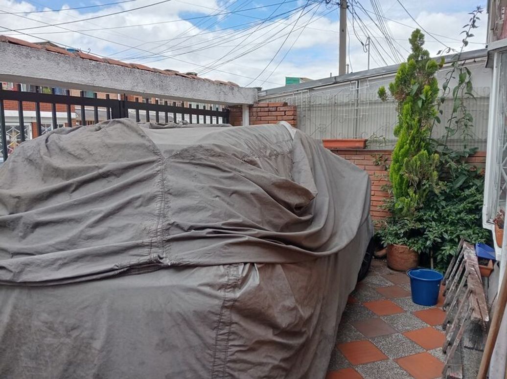 Casa de 6 alcobas en venta en El Encanto, Bogotá, 250 m² · foto 4 de 18