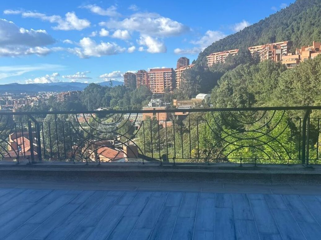 Apartamento de 4 alcobas en venta en Cerros De Santa Barbara, Bogotá, 488 m² · foto 3 de 14