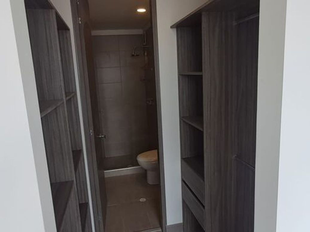 Apartamento de 1 alcoba en venta en Los Cedritos, Bogotá, 52 m² · foto 11 de 20