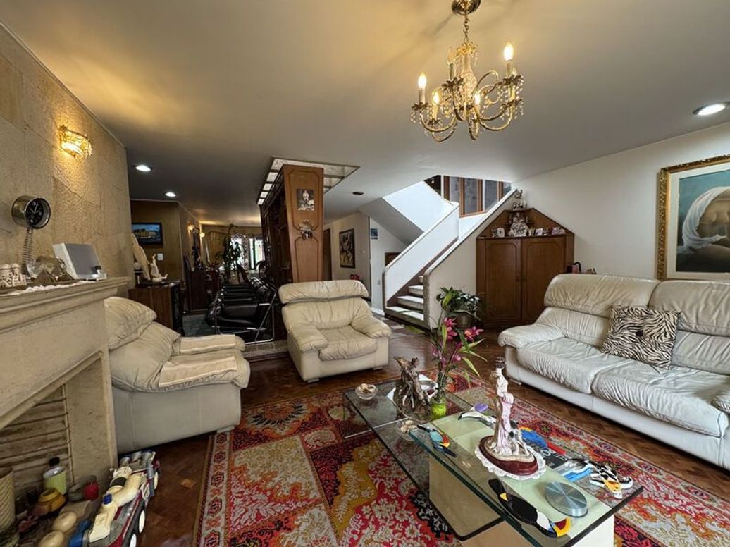 Casa de 5 alcobas en venta en San Patricio, Bogotá, 445 m² · foto 3 de 20