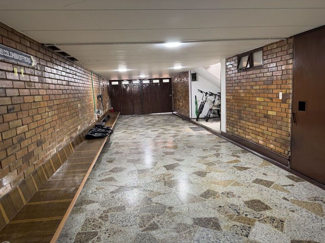 Casa de 5 alcobas en venta en San Patricio, Bogotá, 445 m² · foto 18 de 20