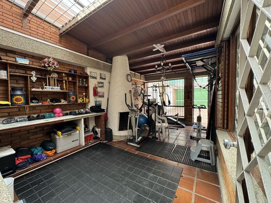 Casa de 5 alcobas en venta en San Patricio, Bogotá, 445 m² · foto 7 de 20