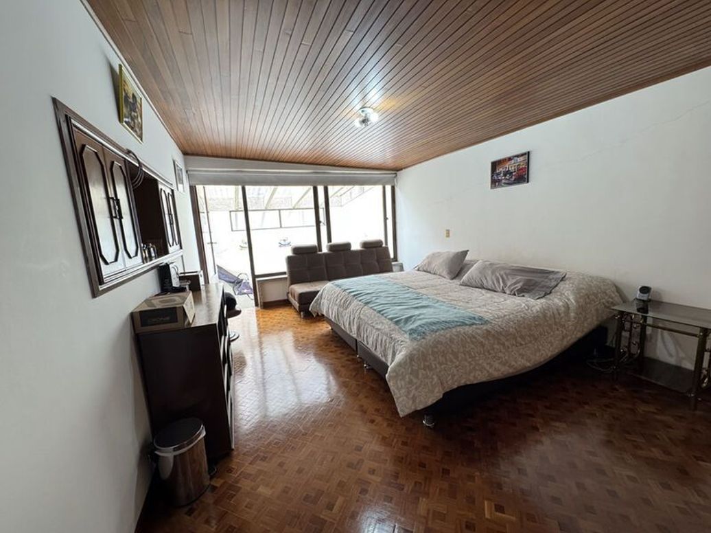 Casa de 5 alcobas en venta en San Patricio, Bogotá, 445 m² · foto 11 de 20