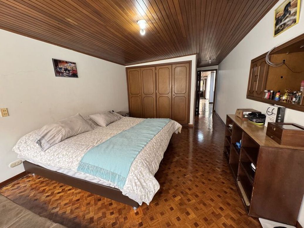 Casa de 5 alcobas en venta en San Patricio, Bogotá, 445 m² · foto 12 de 20