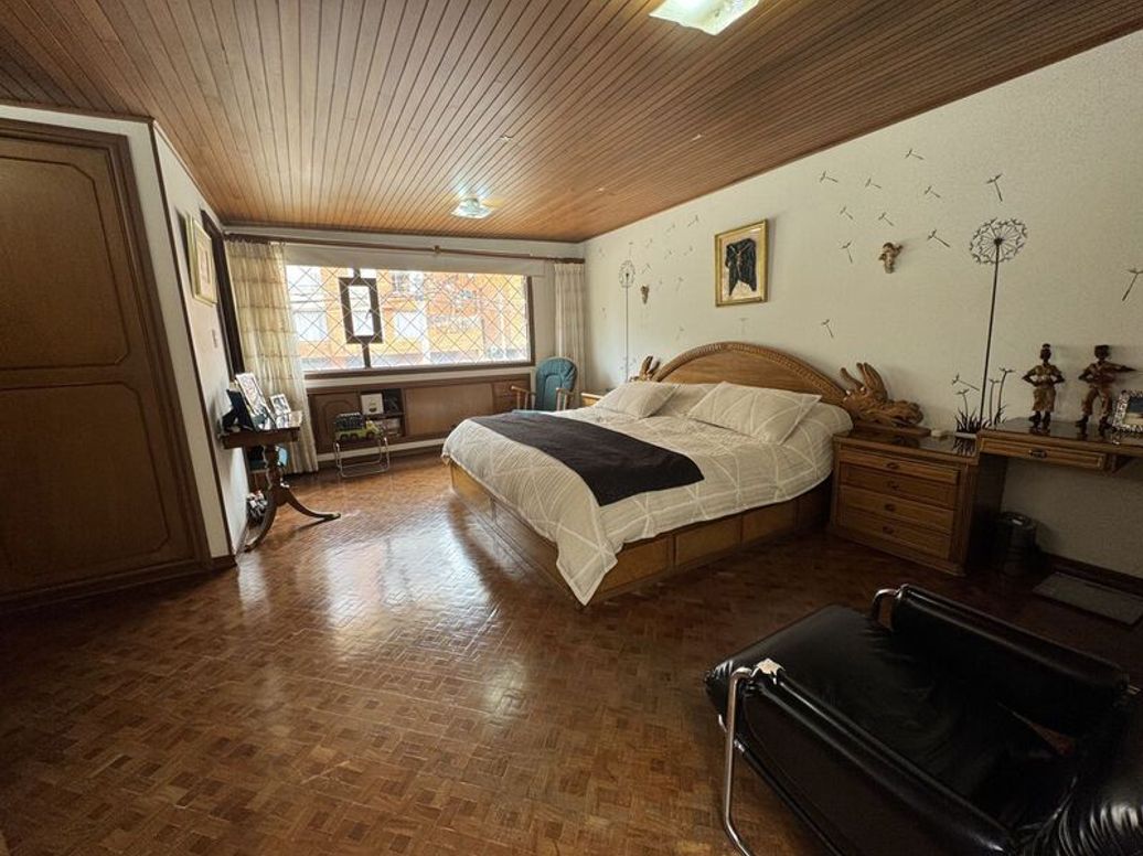 Casa de 5 alcobas en venta en San Patricio, Bogotá, 445 m² · foto 15 de 20