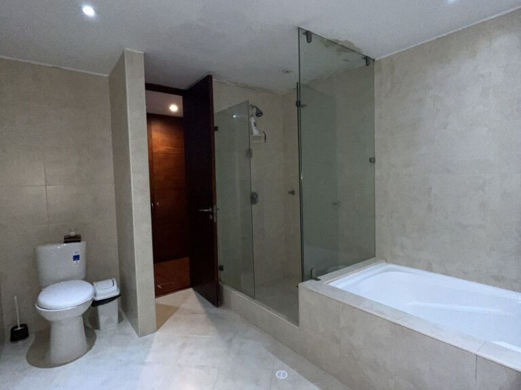 Apartamento de 3 alcobas en venta en Ciudad Salitre Sur-Oriental, Bogotá, 242 m² · foto 17 de 20