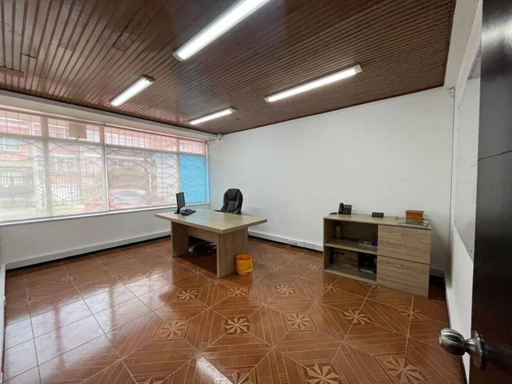 Casa de 12 alcobas en venta en La Soledad, Bogotá, 400 m² · foto 3 de 18