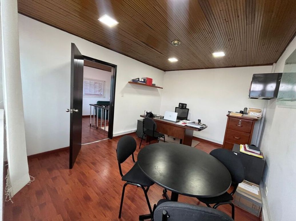 Casa de 12 alcobas en venta en La Soledad, Bogotá, 400 m² · foto 8 de 18