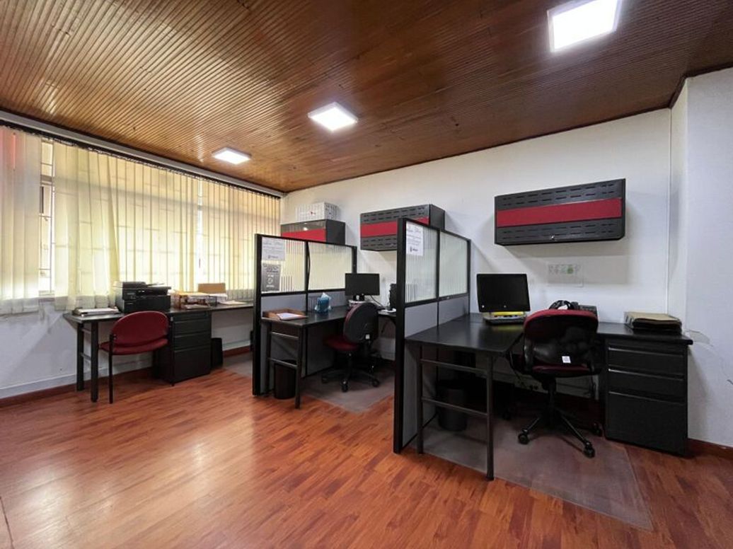 Casa de 12 alcobas en venta en La Soledad, Bogotá, 400 m² · foto 16 de 18