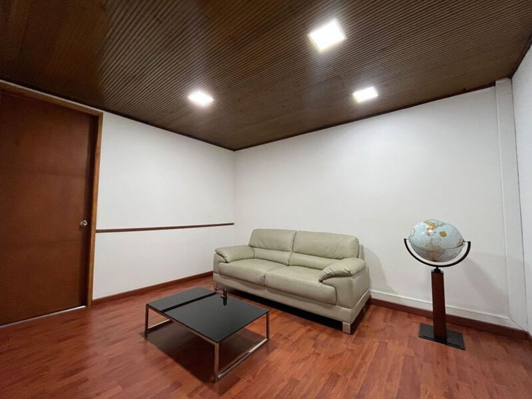Casa de 12 alcobas en venta en La Soledad, Bogotá, 400 m² · foto 13 de 18