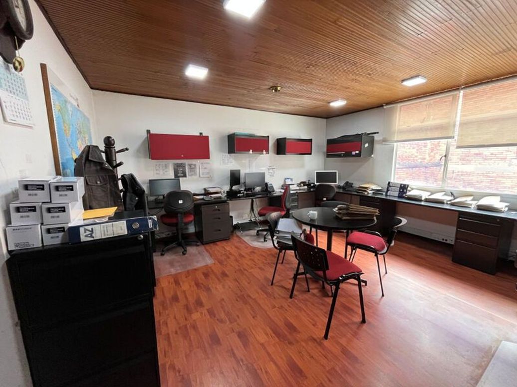 Casa de 12 alcobas en venta en La Soledad, Bogotá, 400 m² · foto 14 de 18