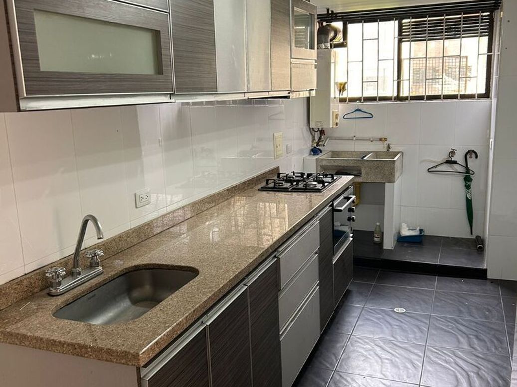 Apartamento de 3 alcobas en venta en Atenas, Bogotá, 83 m² · foto 3 de 20