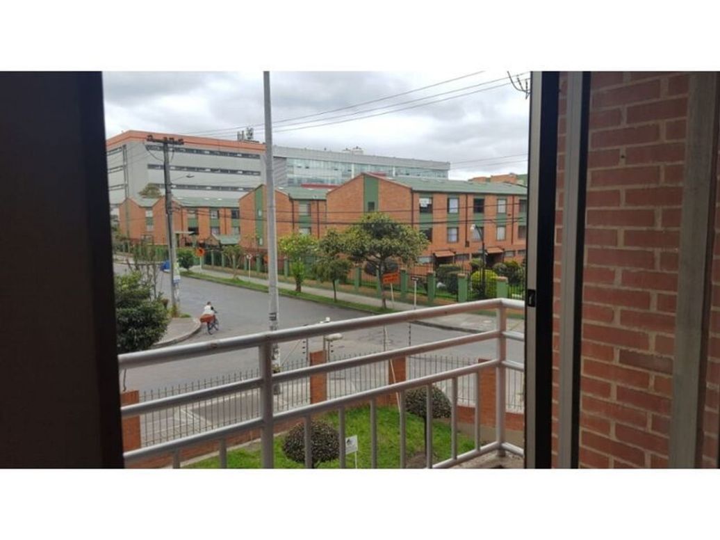 Apartamento de 3 alcobas en venta en Capellanía, Bogotá, 86 m² · foto 4 de 7