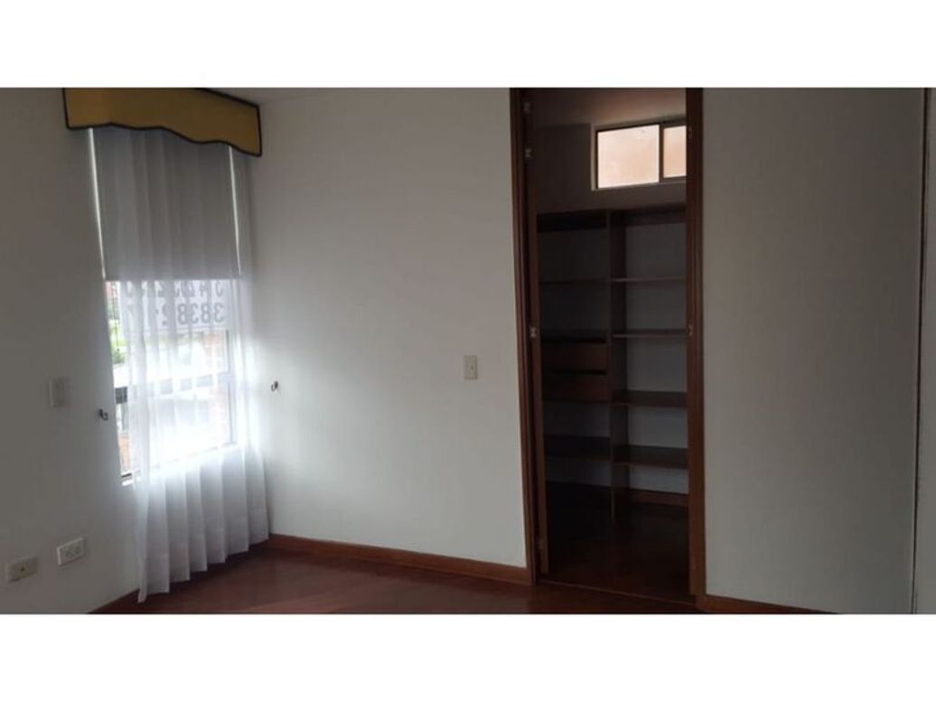 Apartamento de 3 alcobas en venta en Capellanía, Bogotá, 86 m² · foto 6 de 7