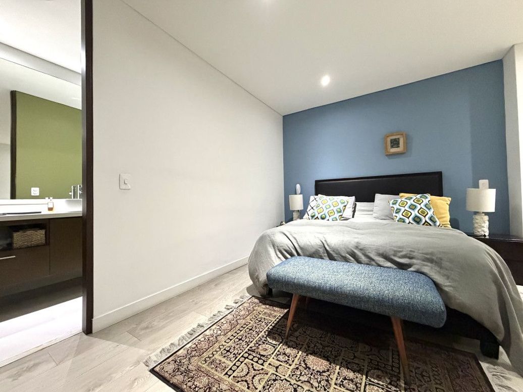 Apartamento de 2 alcobas en venta en Los Rosales, Bogotá, 130 m² · foto 11 de 20