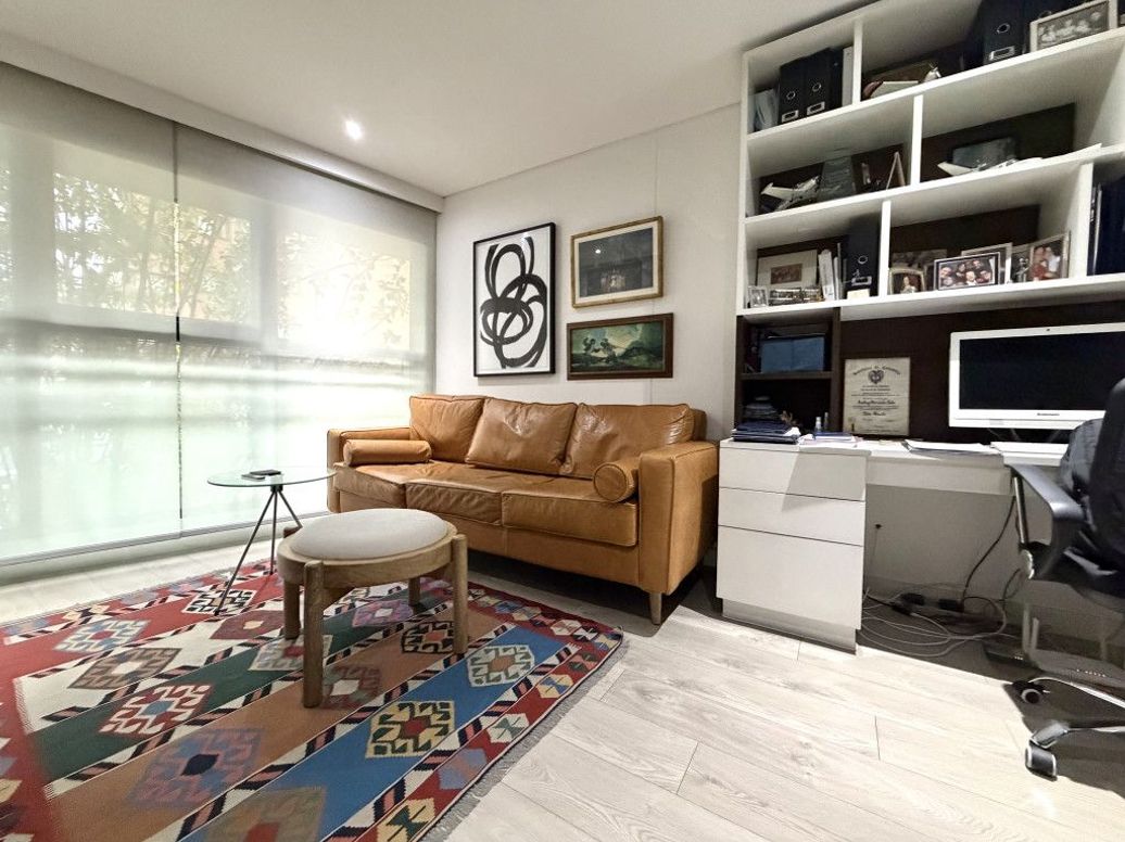 Apartamento de 2 alcobas en venta en Los Rosales, Bogotá, 130 m² · foto 13 de 20
