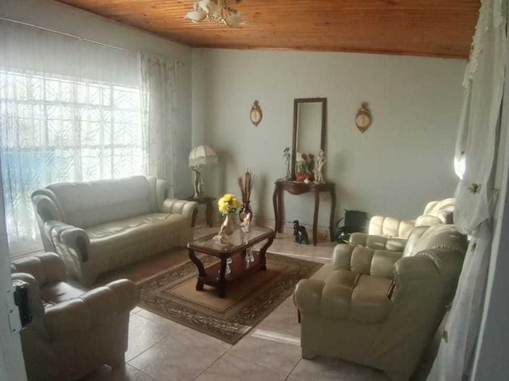 Casa de 3 alcobas en venta en Autopista Medellin, Bogotá, 188 m² · foto 2 de 20
