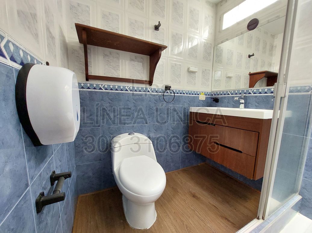 Casa de 6 alcobas en venta en Santa Ana Occidental, Bogotá, 315 m² · foto 19 de 20