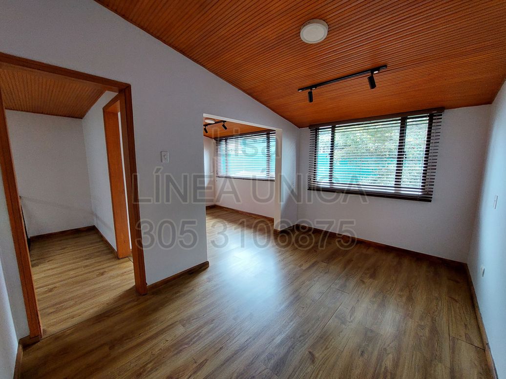Casa de 6 alcobas en venta en Santa Ana Occidental, Bogotá, 315 m² · foto 8 de 20