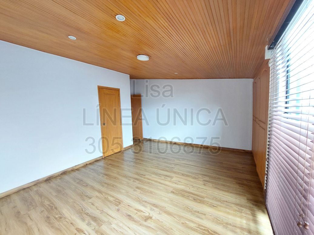 Casa de 6 alcobas en venta en Santa Ana Occidental, Bogotá, 315 m² · foto 6 de 20