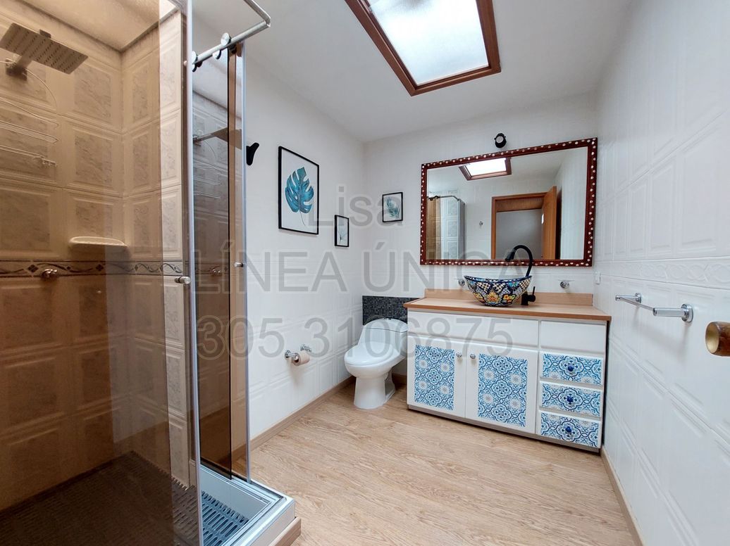 Casa de 6 alcobas en venta en Santa Ana Occidental, Bogotá, 315 m² · foto 9 de 20