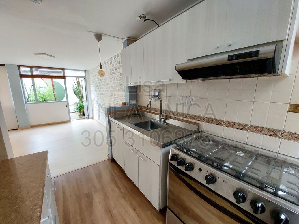 Casa de 6 alcobas en venta en Santa Ana Occidental, Bogotá, 315 m² · foto 14 de 20